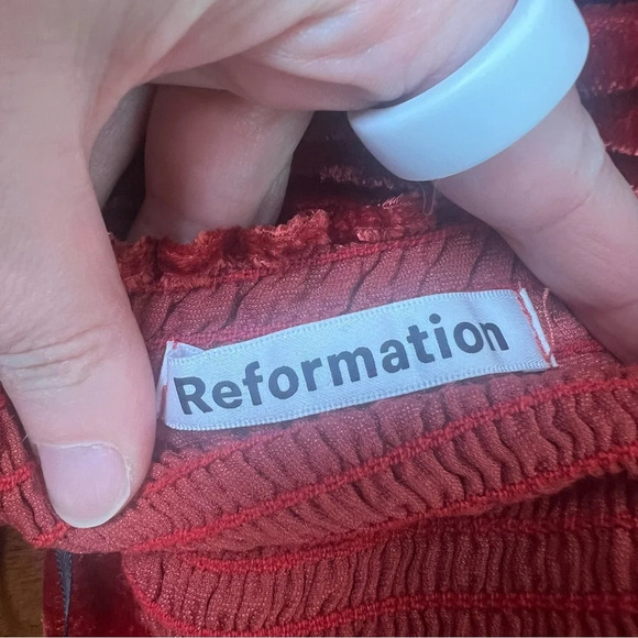 Reformation Albi Velvet Smocked Puff Sleeves Dress in Crimson Red Size S B32 - Picture 5 of 7